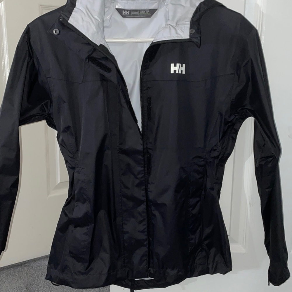 helly hansen windbreaker